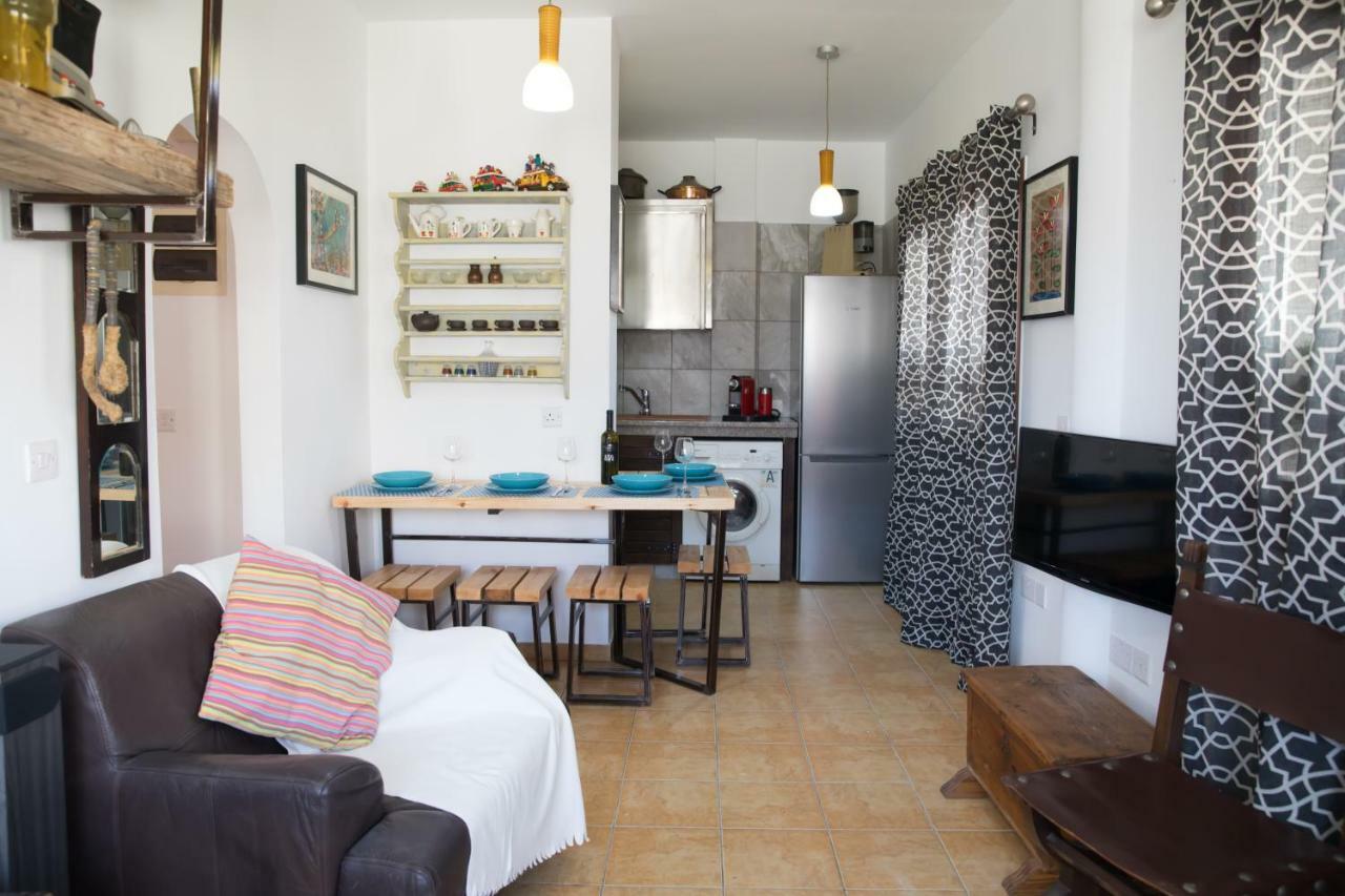 Mp Cozy Apartment Near The Sea Paphos Exterior foto