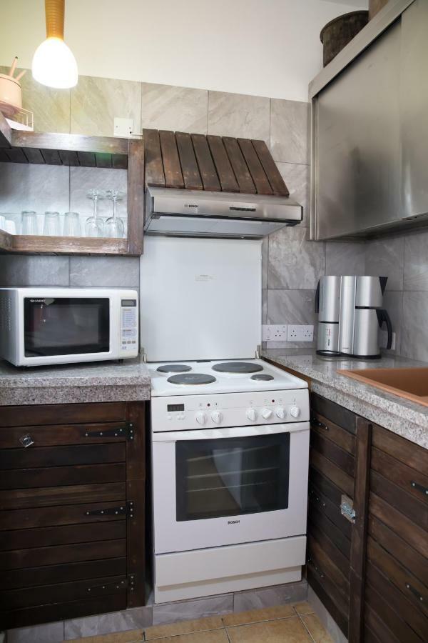 Mp Cozy Apartment Near The Sea Paphos Exterior foto