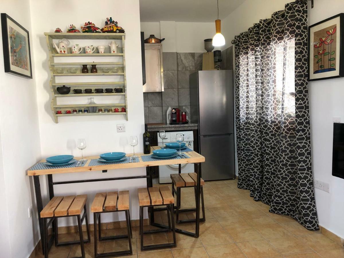 Mp Cozy Apartment Near The Sea Paphos Exterior foto